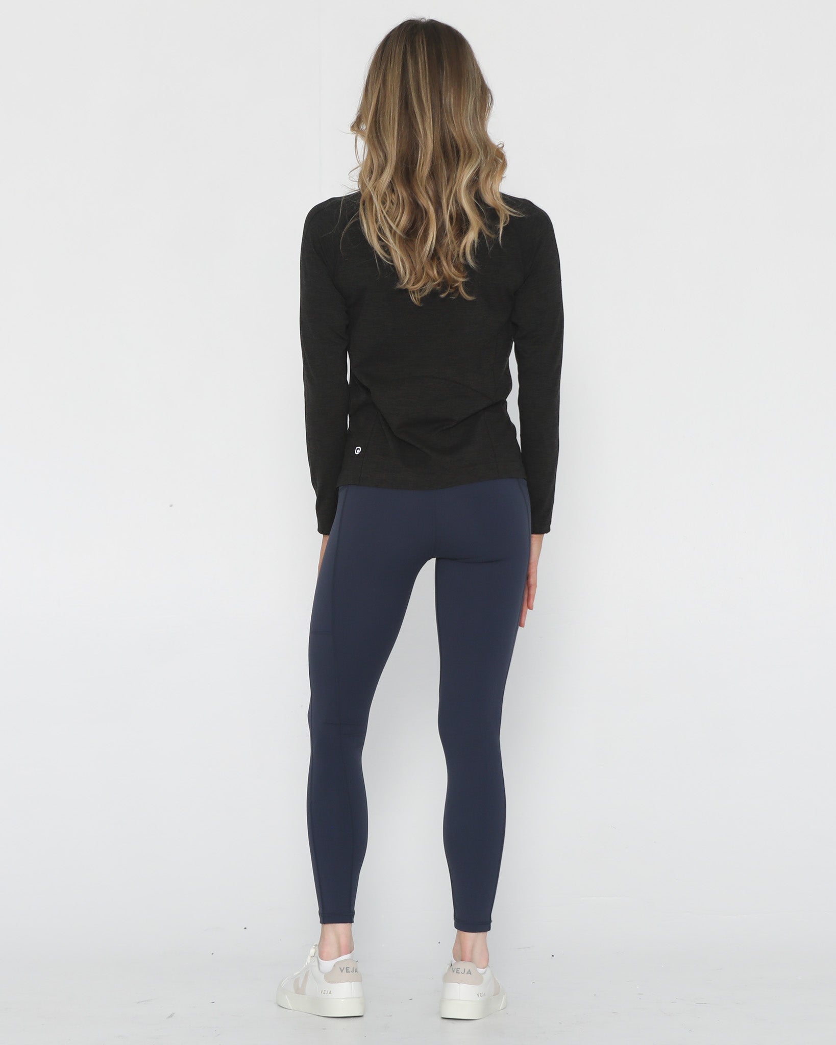 Aria seamless nursing running top long sleeve, noir, sweat and milk, front shot full body