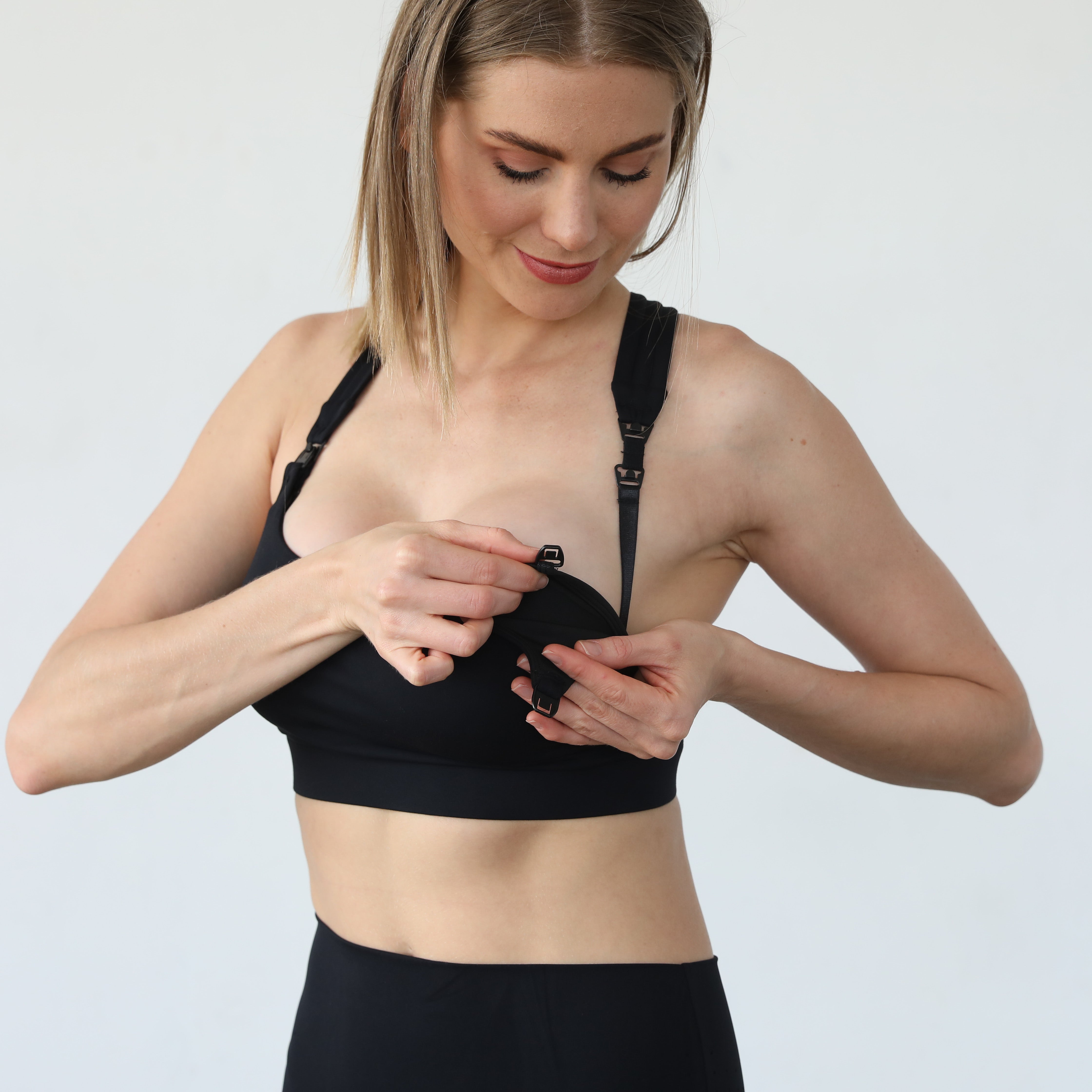 Chloe 4 running nursing and pumping sports bra, black, noir, sweat and milk