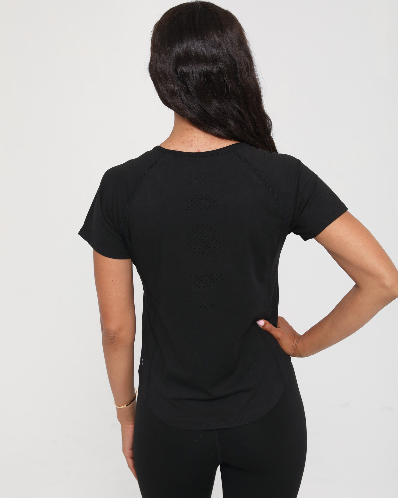 Mira running nursing tee, sweat and milk