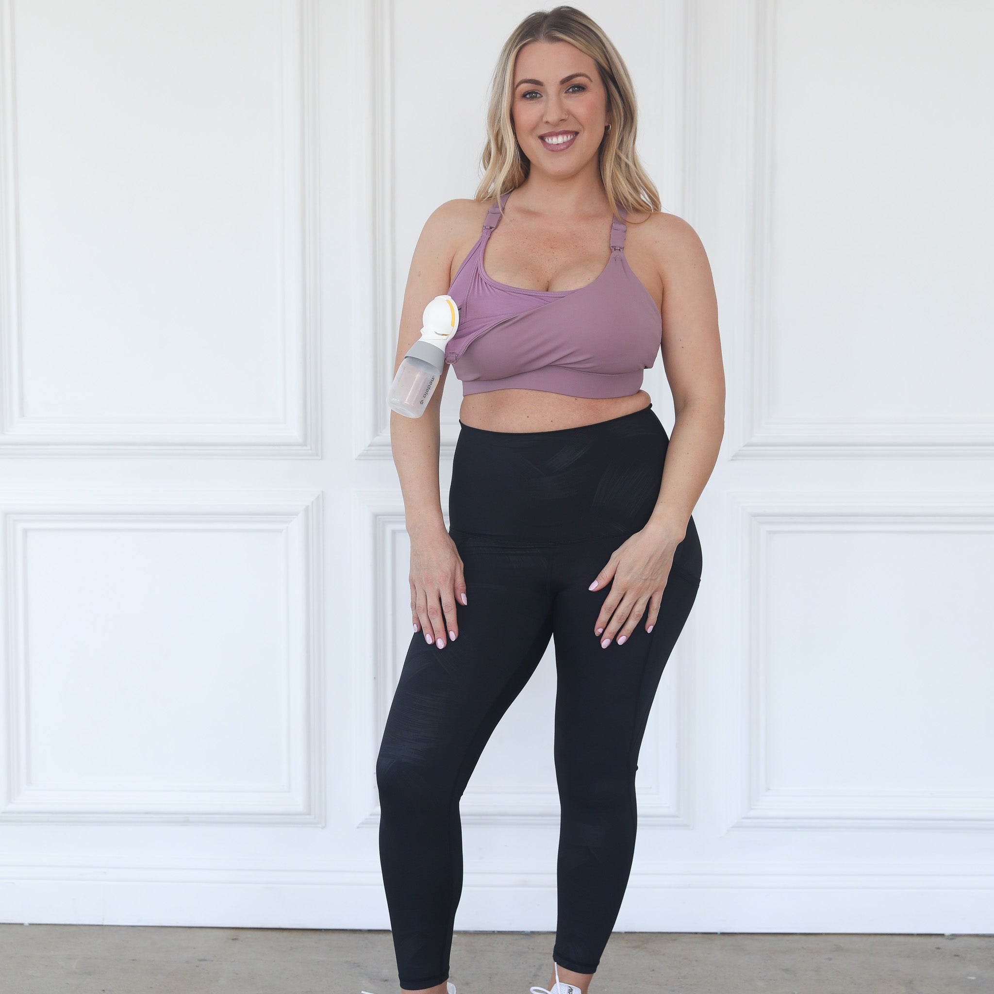 Océane exclusively hands free pumping sports bra,Nursing sports Bra, strappy back, adjustable shoulder straps, adjustable back closure, Sweat and Milk