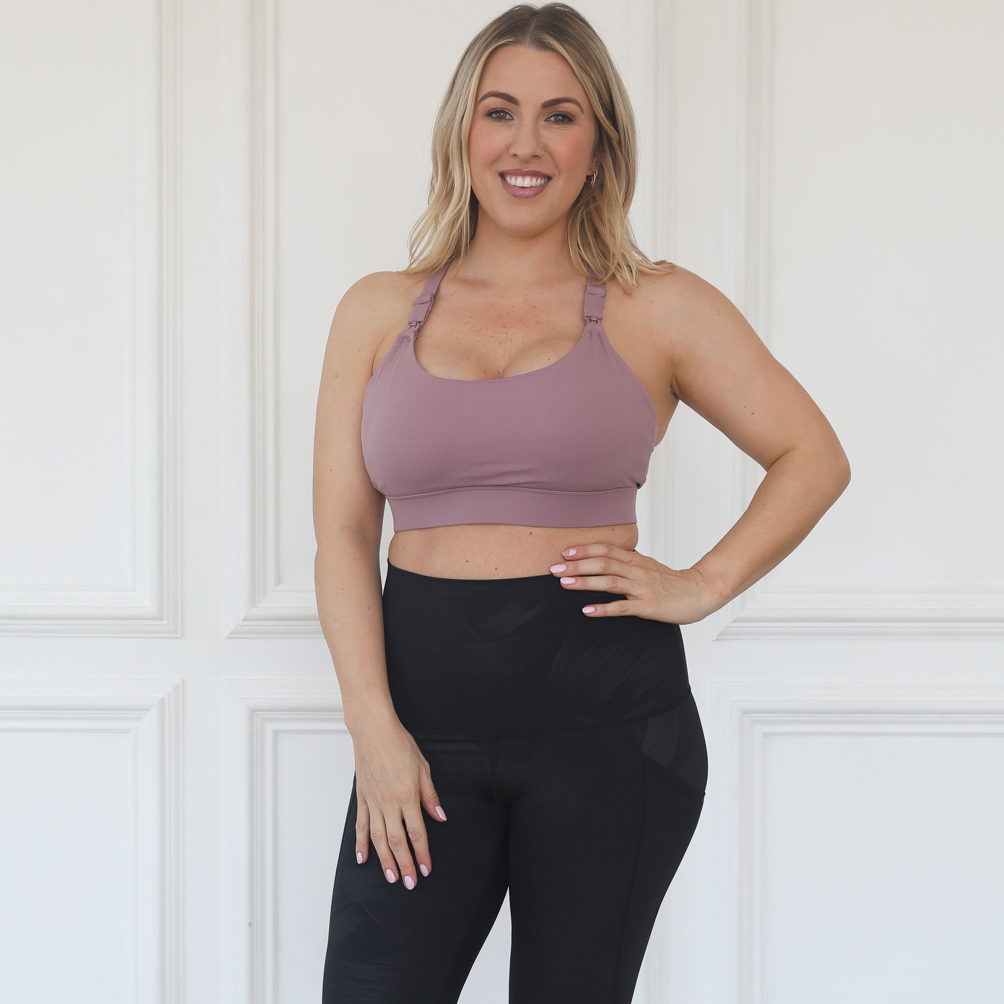 Océane exclusively hands free pumping sports bra,Nursing sports Bra, strappy back, adjustable shoulder straps, adjustable back closure, Sweat and Milk