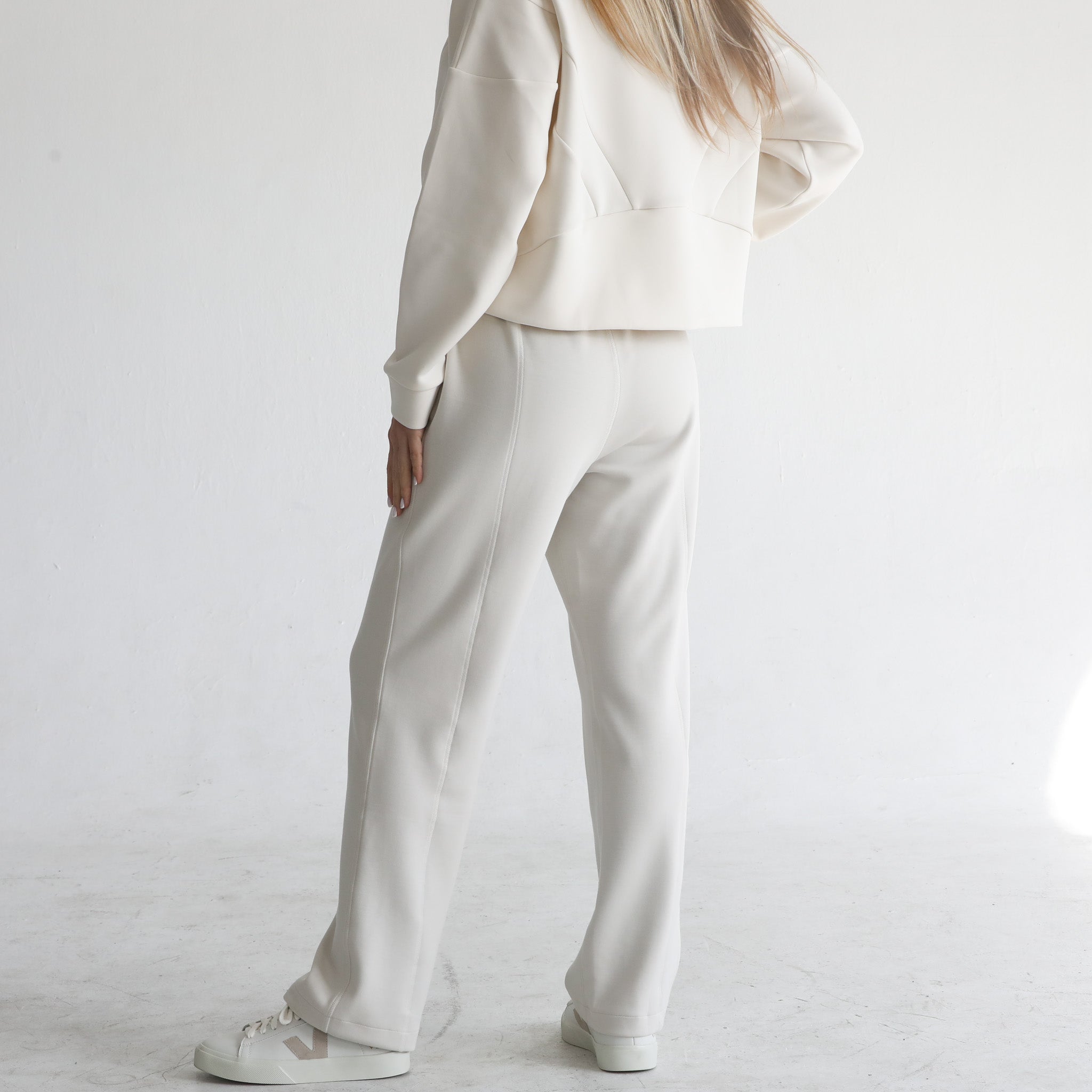 wide legged pants, sweat and milk