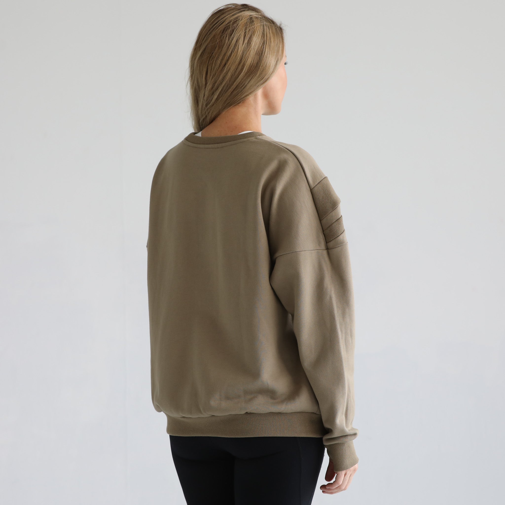 Oversized nursing sweatshirt with zippers, sweat and milk