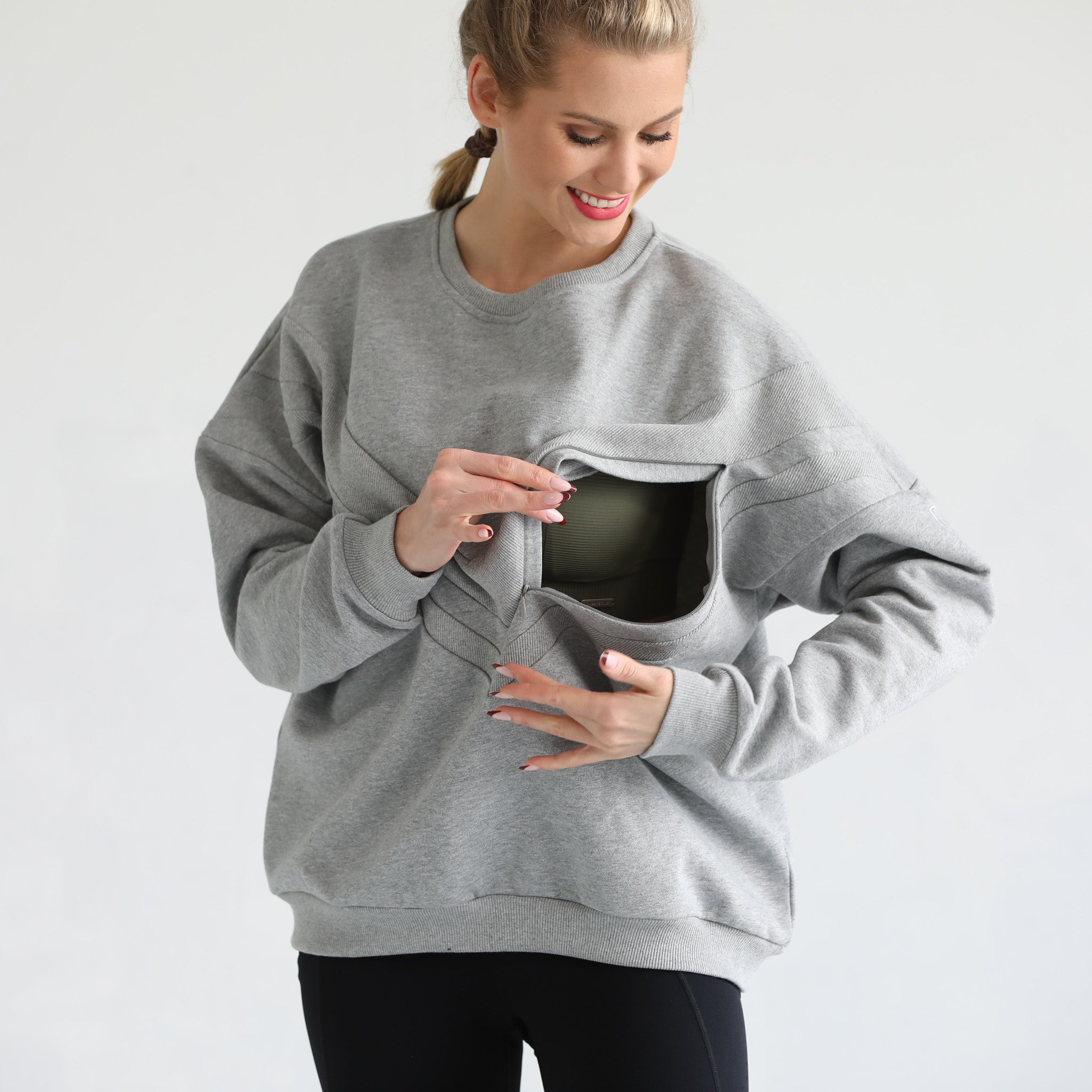 Oversized nursing pregnancy sweatshirt with zippers, sweat and milk
