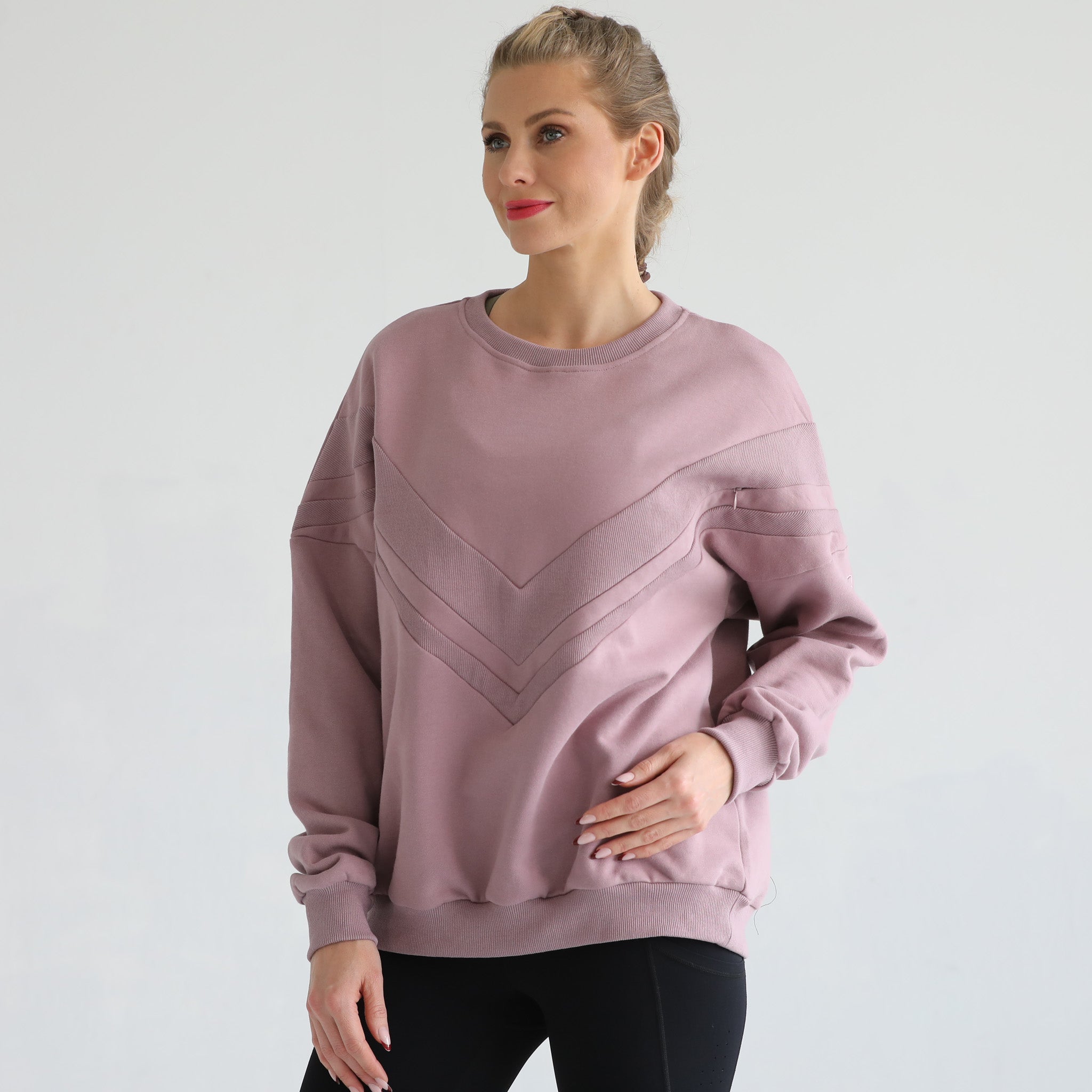 Oversized nursing pregnancy sweatshirt with zippers, sweat and milk