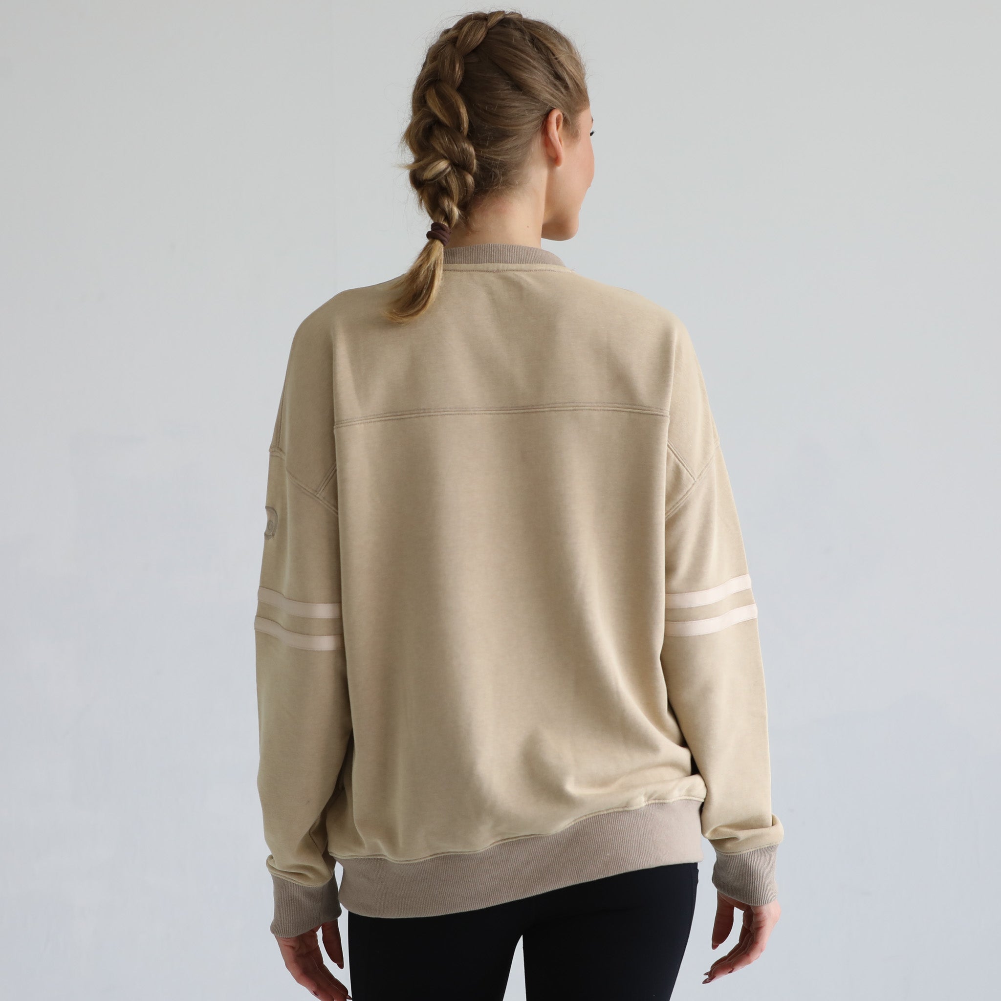 Sloucy oversized nursing sweatshirt with zippers and pockets, sweat and milk