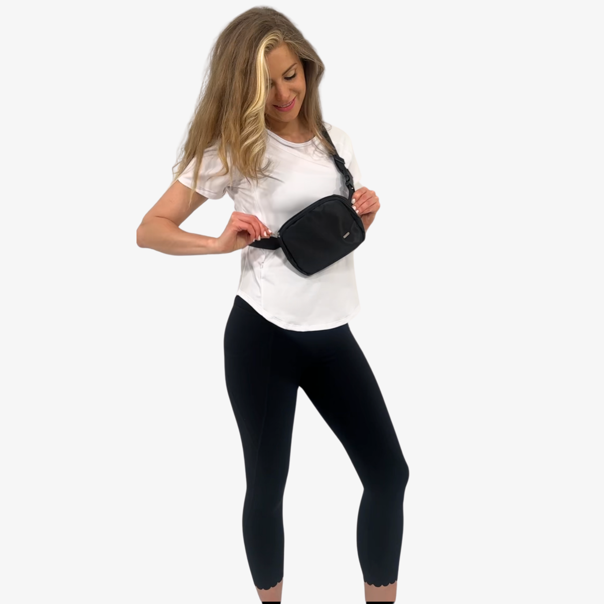 Clara hands-free belt bag in Noir
