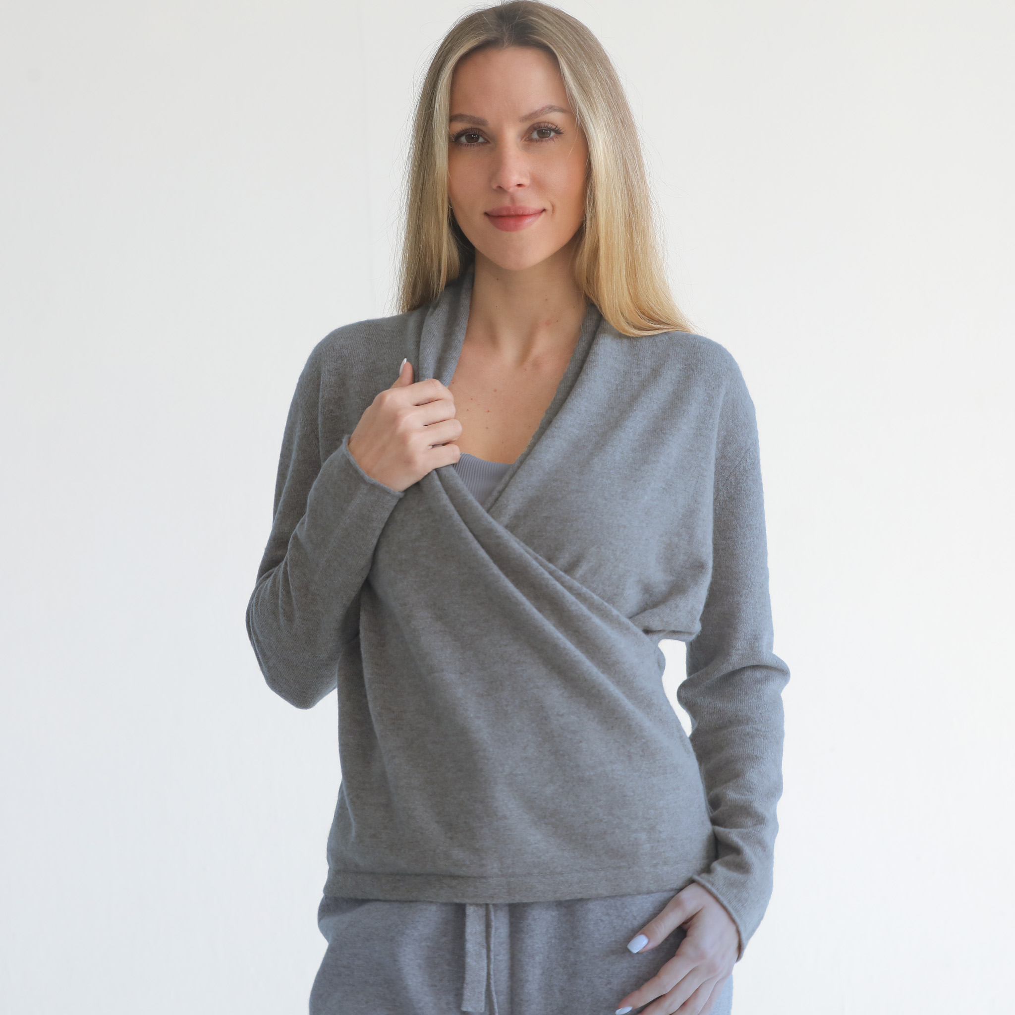 Cashmere wrap sweater for nursing, sweat and milk, front shot