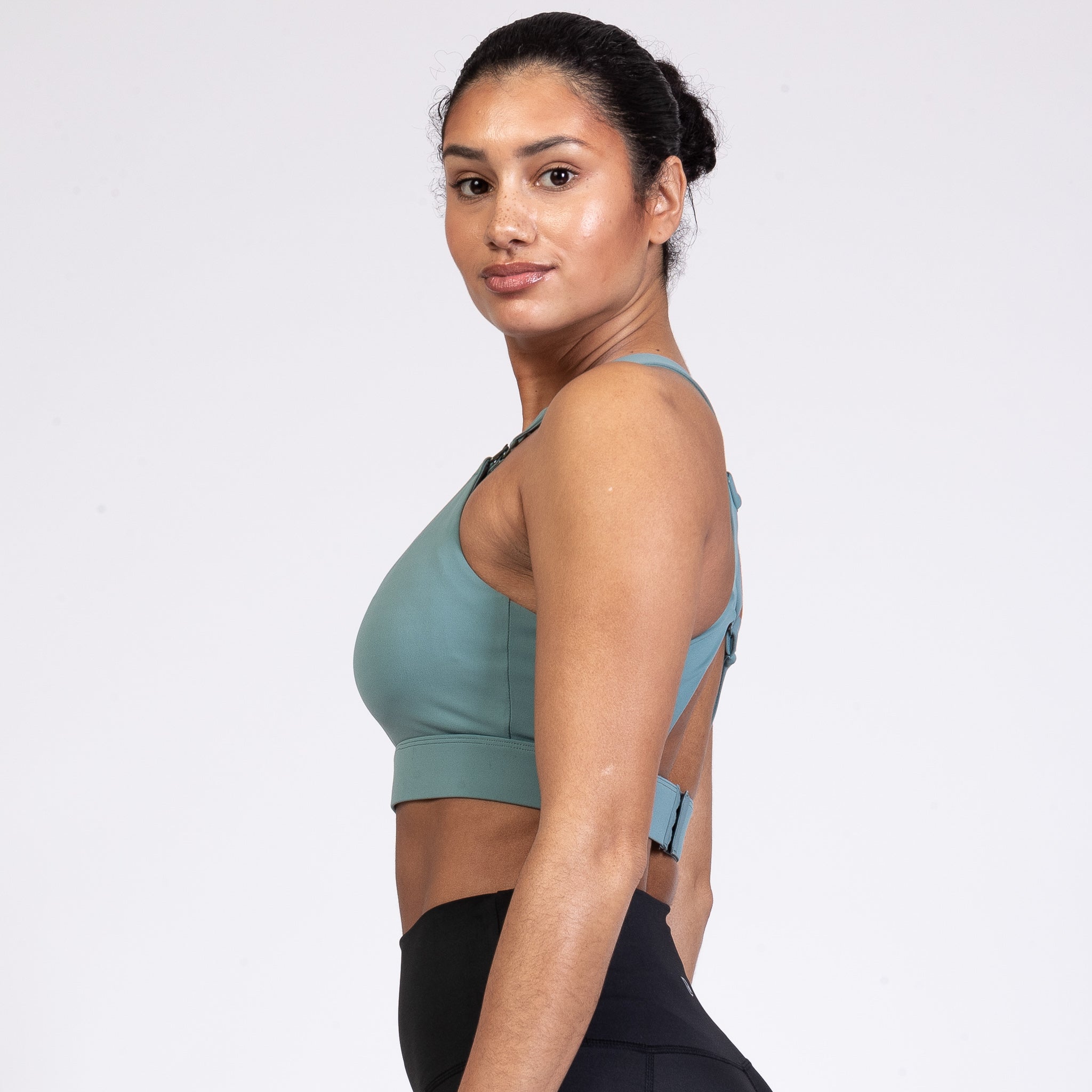 Best Maternity Workout Clothes - Sweat and Milk Venice 3 Ultimate Support  Full Coverage Nursing and Pumping Sports Bra - testing on a mountain –  iRunFar
