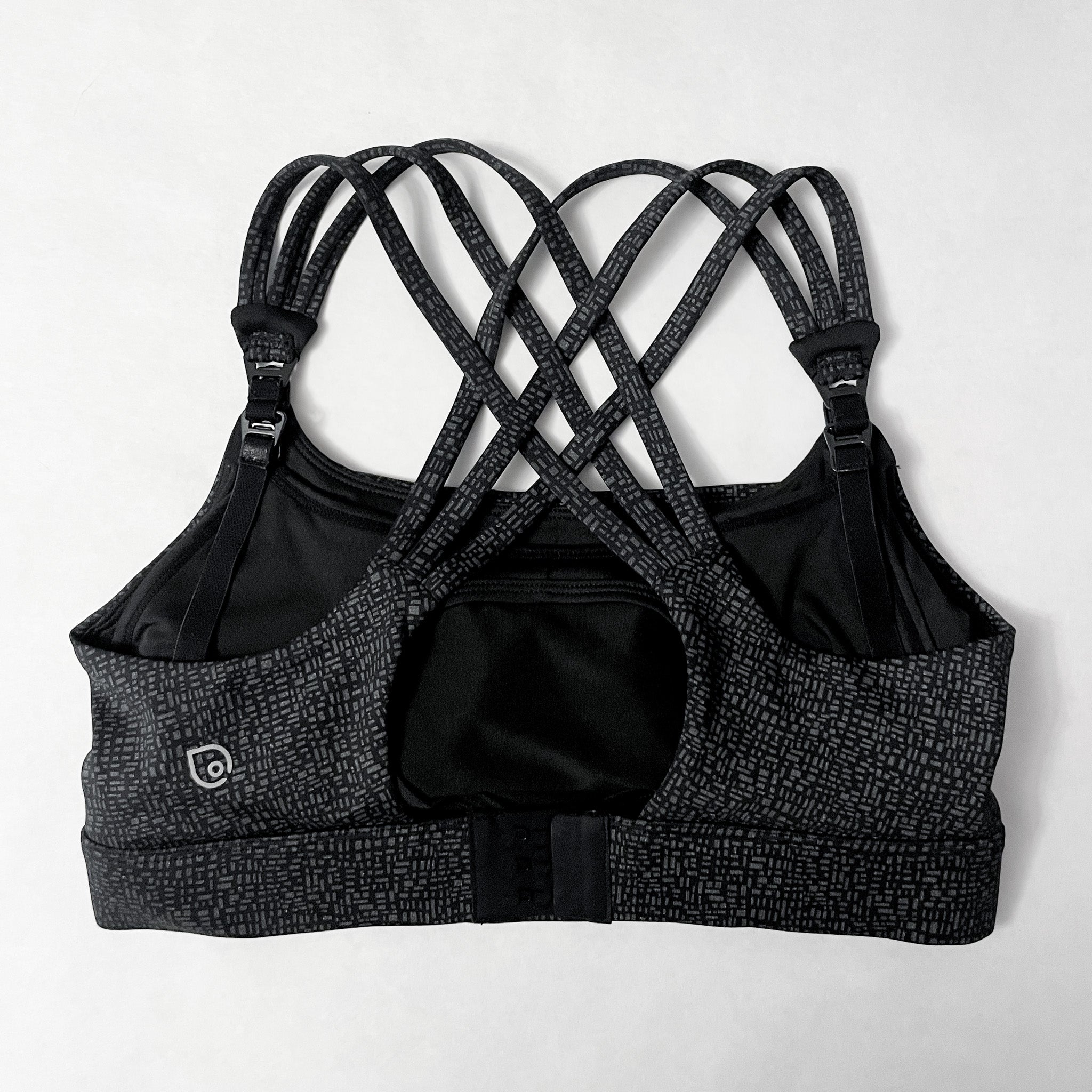 Sweat and Milk Chloé 4 Running Nursing & Pumping Sports Bra, Strappy Back,  4-Row Adjustable Closure, Maternity Bra, Black Cloud, X-Small : :  Clothing, Shoes & Accessories
