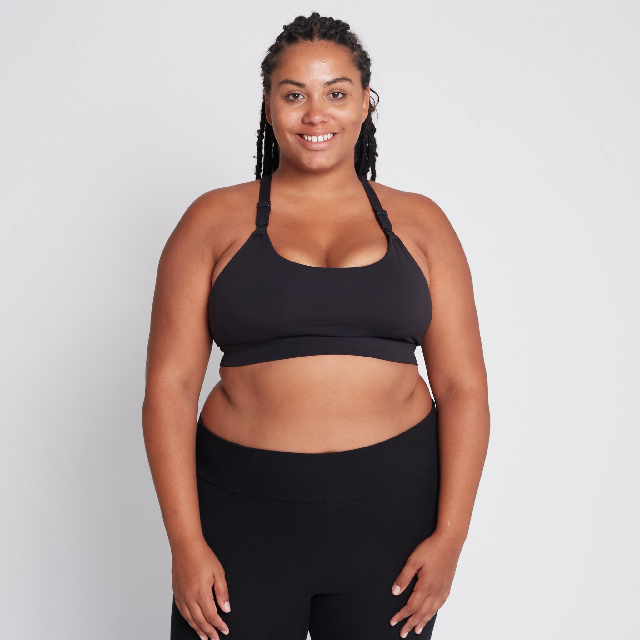 Océane 3 Nursing sports Bra, medium impact, hands free pumping, black, strappy back, adjustable back closure, black - Sweat and Milk
