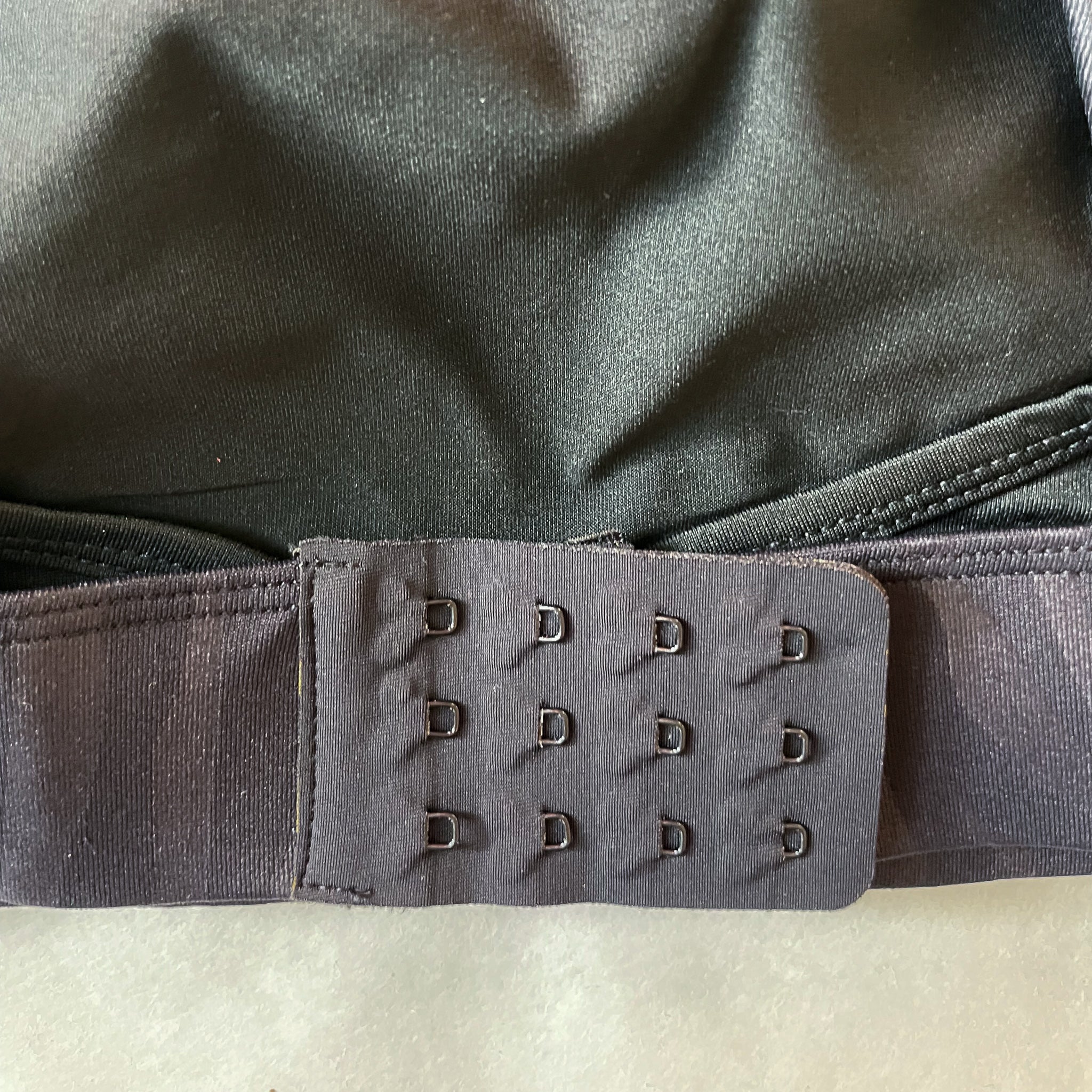 Venice 3 High Impact Nursing sports bra for big chest, Black Tiger, Sweat and Milk